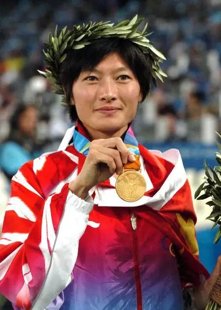 邢慧娜：从山东农村到雅典奥运会女子10000米冠军的传奇人生